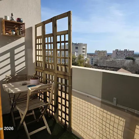 Apartman Beautiful Air-conditioned With Balcony