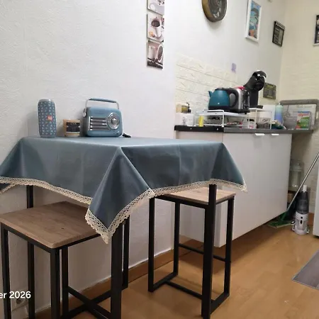 Beautiful Air-conditioned With Balcony Appartement *