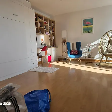 Apartman Beautiful Air-conditioned With Balcony