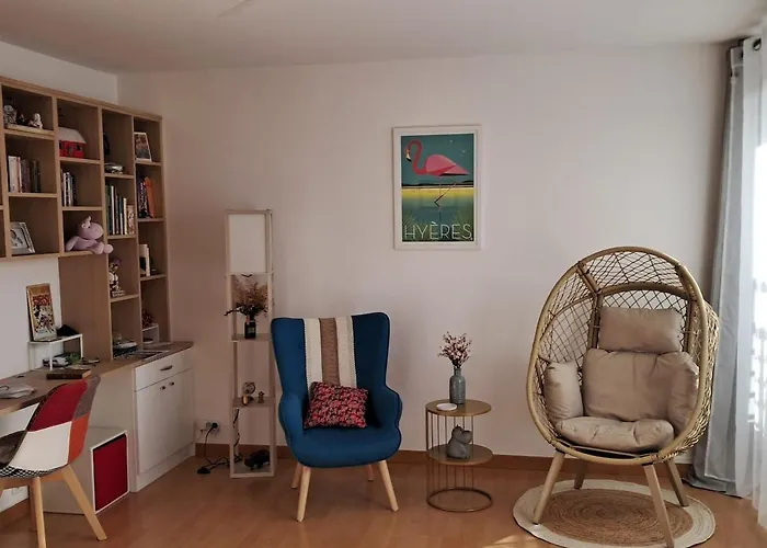 Beautiful Air-conditioned With Balcony Апартаменты