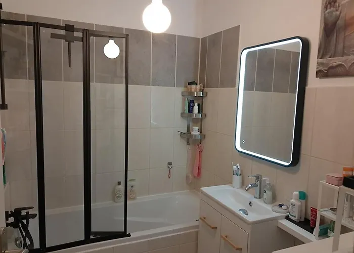 Beautiful Air-conditioned With Balcony Apartman *